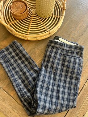 Banana Republic Navy and White Plaid women’s Sloan curvy fit